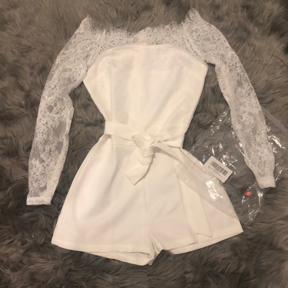 NEW- white lace appliqué romper with tie belt - Picture 5 of 5